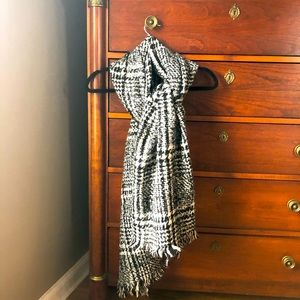 Back and white plaid blanket scarf